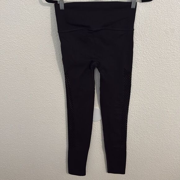 NWOT- Victoria Sectret high-waisted- black- side cut-out leggings- Size small - Picture 6 of 7